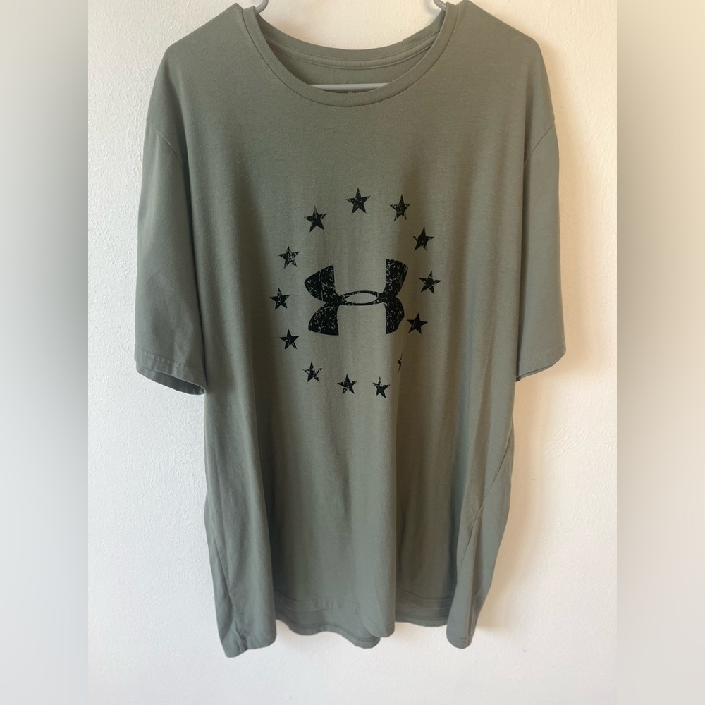 2 XXL Under Armour men’s T-shirts